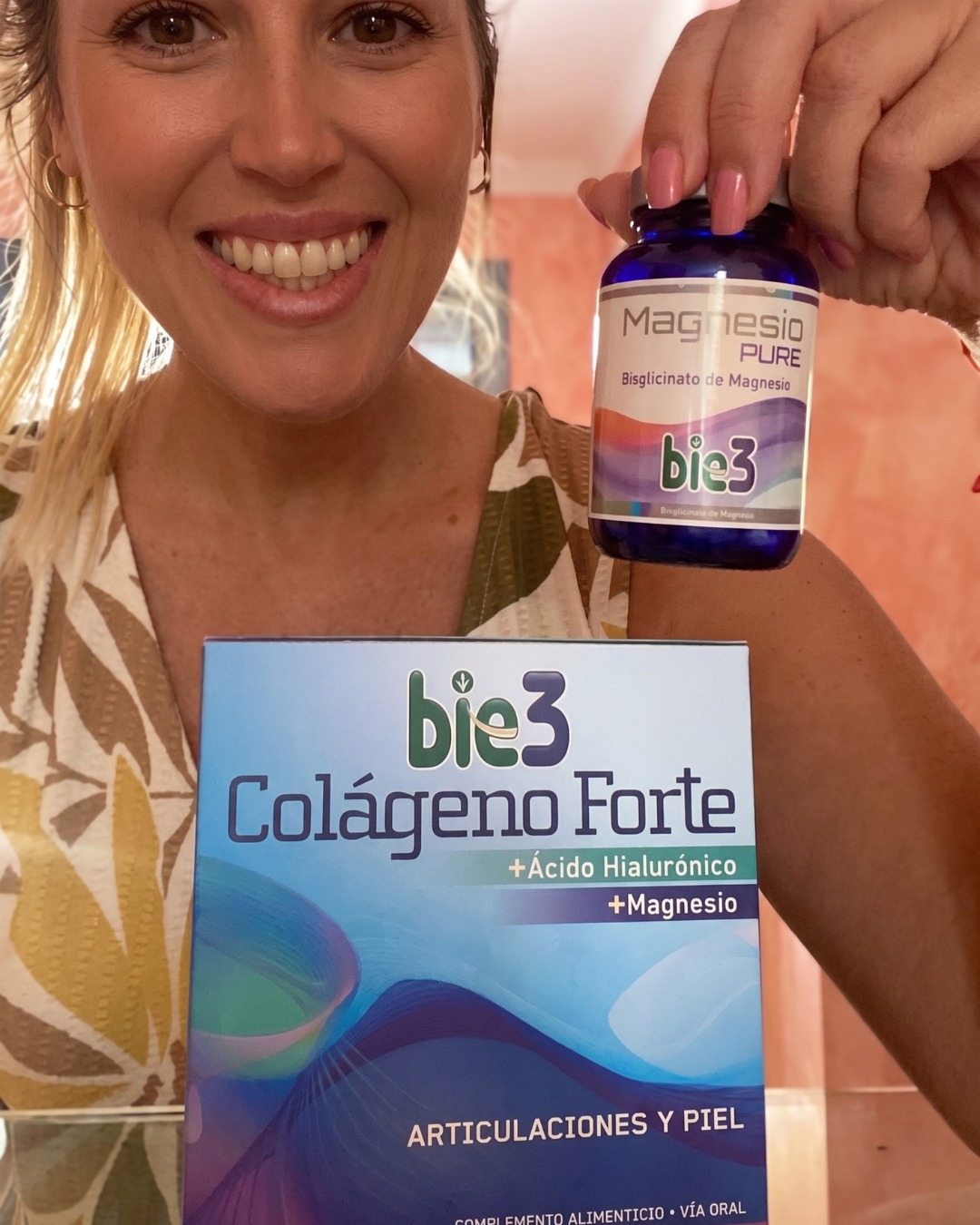 Hay publicaciones que tienen un significado especial.

Con el permiso de @sylviacadiz , hoy queremos compartir esta imagen porque representa uno de los valores que más cuidamos en bio3: la confianza.

Con el paso de los años hemos aprendido que la confianza se construye día a día, con compromiso, cercanía y el esfuerzo constante por hacer las cosas bien. Es un valor que nos inspira, nos motiva y también nos recuerda la responsabilidad que asumimos con todas las personas que creen en nuestra marca.

Por eso nos hace especial ilusión recibir el cariño de personas como Sylvia, que comparten bio3 con tanta naturalidad y cercanía.

Gracias, Sylvia, por la confianza y el cariño que siempre nos transmites.

Y gracias también a todas las personas que formáis parte de la comunidad bio3. 

Vuestro apoyo es el impulso que nos anima a seguir mejorando cada día. 💚

#bio3 #bie3 #confianza #calidad #cuidadonatural